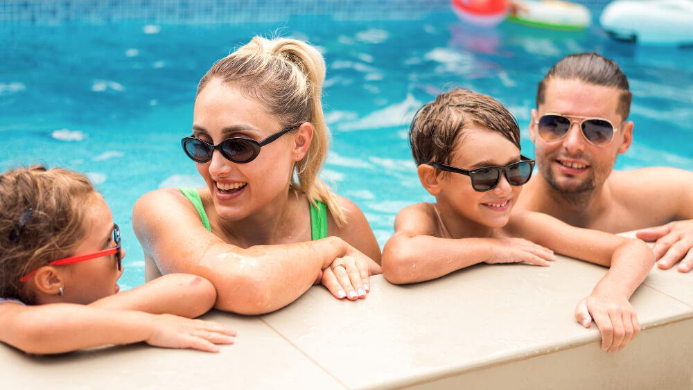 Lentes de Contato na Piscina ou no Mar